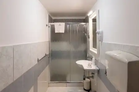 Vittoria Guest House - Salerno - 86