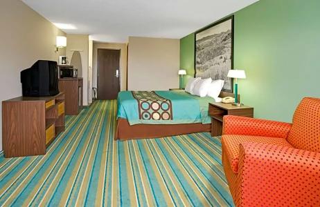 Super 8 by Wyndham Denver Stapleton - 12