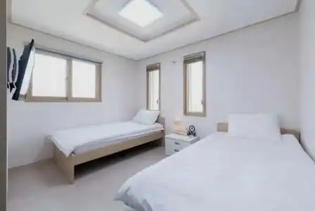 Hub Guest House - 2