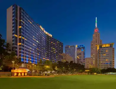 The Statler Dallas Curio Collection By Hilton - 22