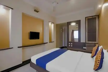 Royal Regency Lodge - 17