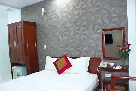 Mi Linh - 60