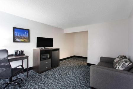 Clarion Pointe - 41