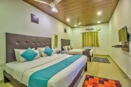 Fabexpress Balaji Inn - 12