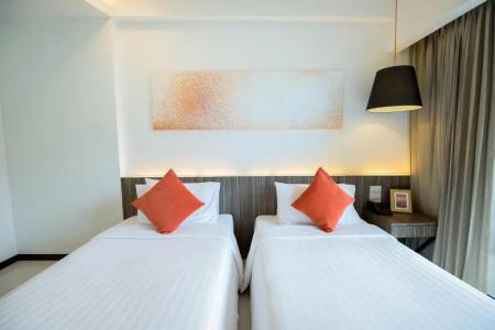 J Residence - 60