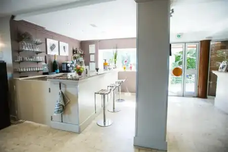 Best Western Plus La Rade - 8