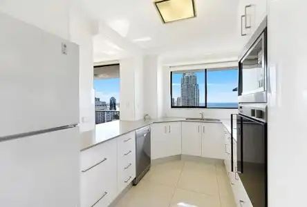 Surfers Century Oceanside Apartments - 219