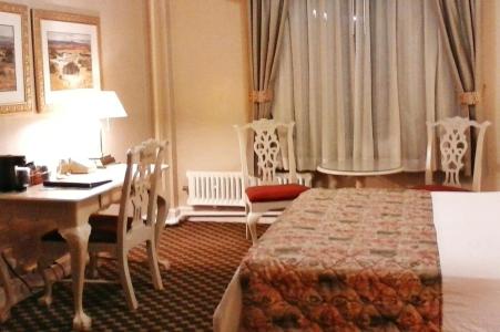 Funky Pool Side Cabana in Dtphx - 2