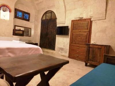 Armesos Cave - 220