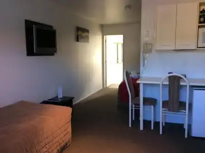 Marksman Motor Inn - 50