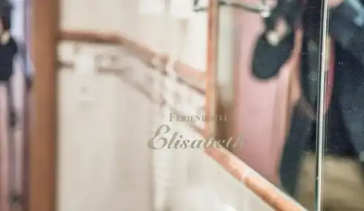 Elisabeth - 51