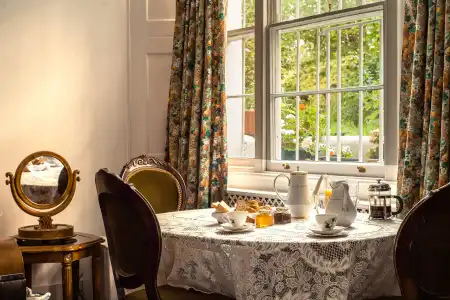 Dawson Place, Juliette's Bed and Breakfast - 2