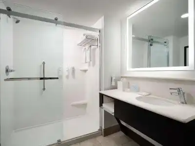Hampton Inn & Suites Austin Downtown - 83