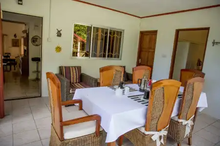 The Orchard Holiday Home - 16