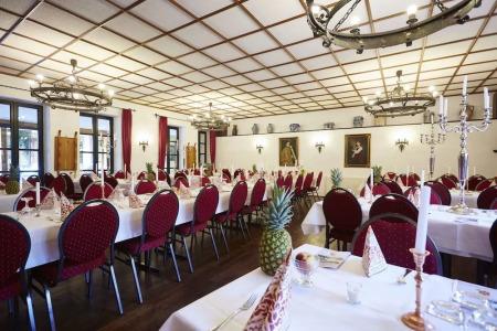 & Restaurant Burgschänke - 16