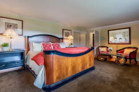 Wilburton Inn - 101