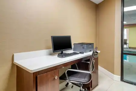 Comfort Inn & Suites Macon North I-75 - 4