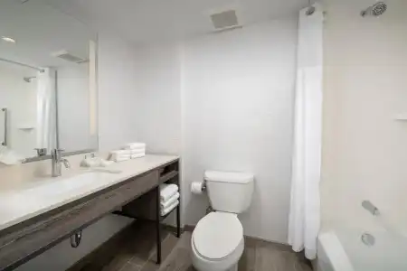 Hilton Garden Inn Miami Brickell South - 54