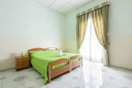 Sisters Hostel - 80