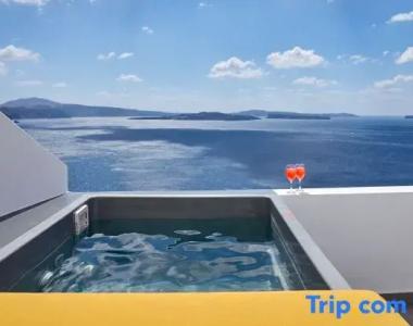 Allure Breeze Suites - 105