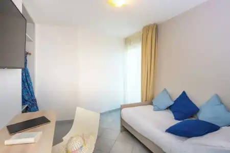 Amarina - 29