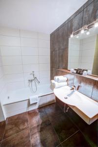 Moers van der Valk - 5