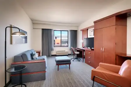 Residence Inn by Marriott Lincoln Downtown - 57