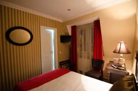Boutique Monaco - 15