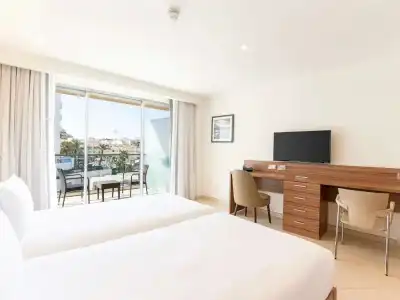 DoubleTree by Hilton Malta - 44