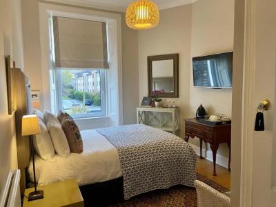 Antler Guest House - 11