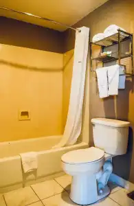 City Center Inn & Suites - 37