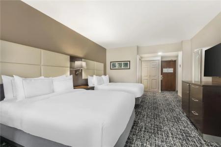 DoubleTree by Hilton Williamsburg - 56