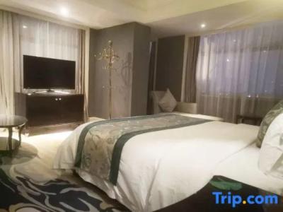 Century Palace - 77