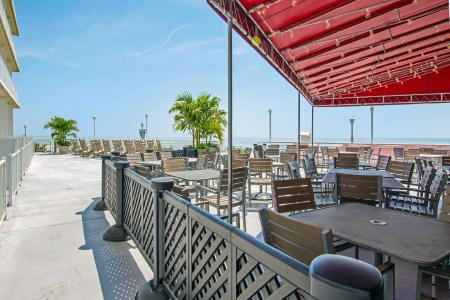 Commander & Suites - 20