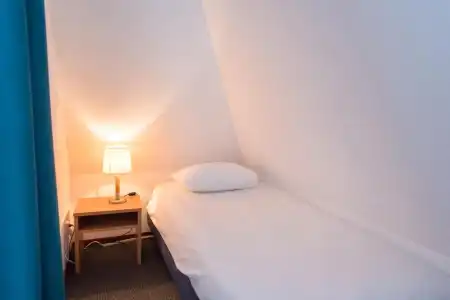 Hotel - 73