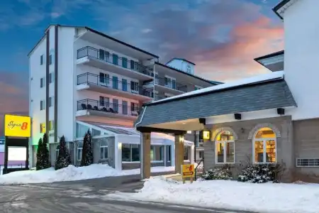 Travelodge by Wyndham Niagara Falls at the Falls - 16