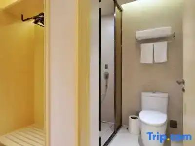 JI Shanghai Hongqiao National Exhibition and Convention Centre Huaxiang Road - 24
