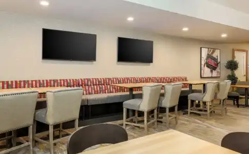 Courtyard by Marriott Pittsburgh Downtown - 18