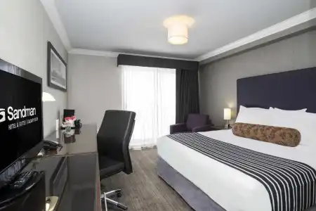 Sandman & Suites Calgary South - 57