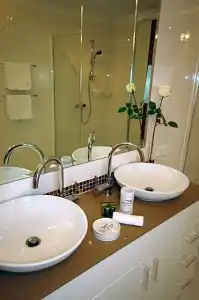 Astoria Retreat B&B - 38
