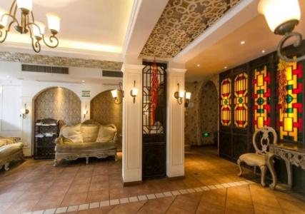 Royal Garden Inn - 2