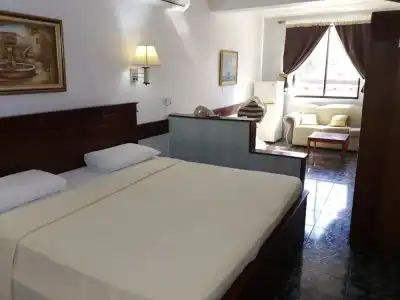 Garant & Suites - 77