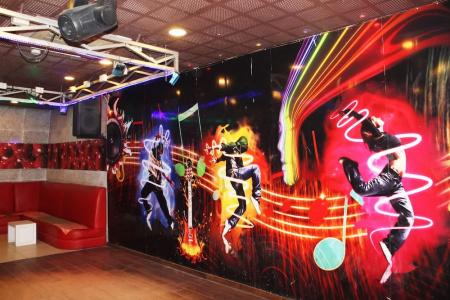 TGI Apple Inn - 13