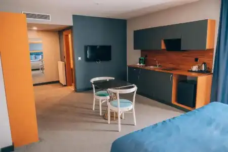 Roof 264 and Suites - 27
