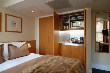 The Resident Kensington - 19