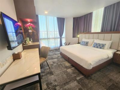 Santa Grand East Coast, a NuVe Group Collection - 49