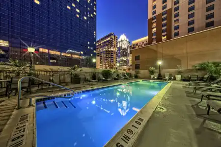 Hampton Inn & Suites Austin Downtown - 19