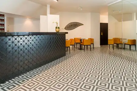 Bay Plaza - 22