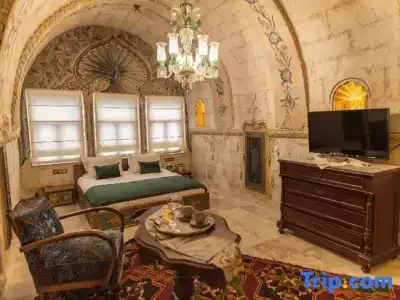 Solo Cave Suites - 198