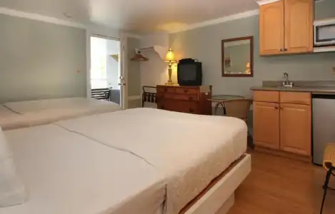 Eagle House Motel - 45